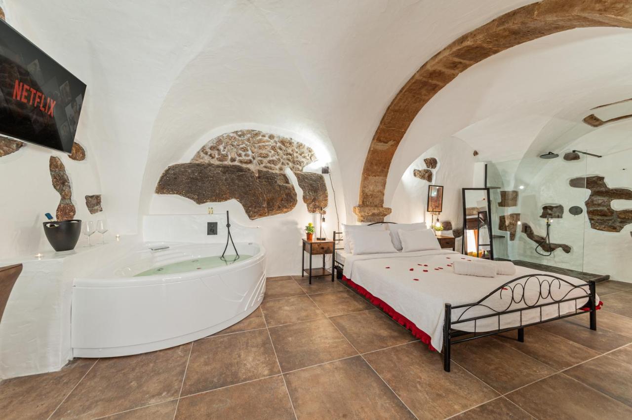 Romantic Loft With Jacuzzi In The Castle 카스텔사르도 외부 사진